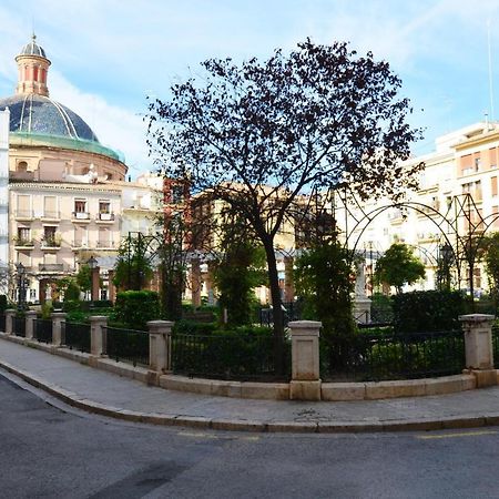 City Center Apartment Валенсия Екстериор снимка