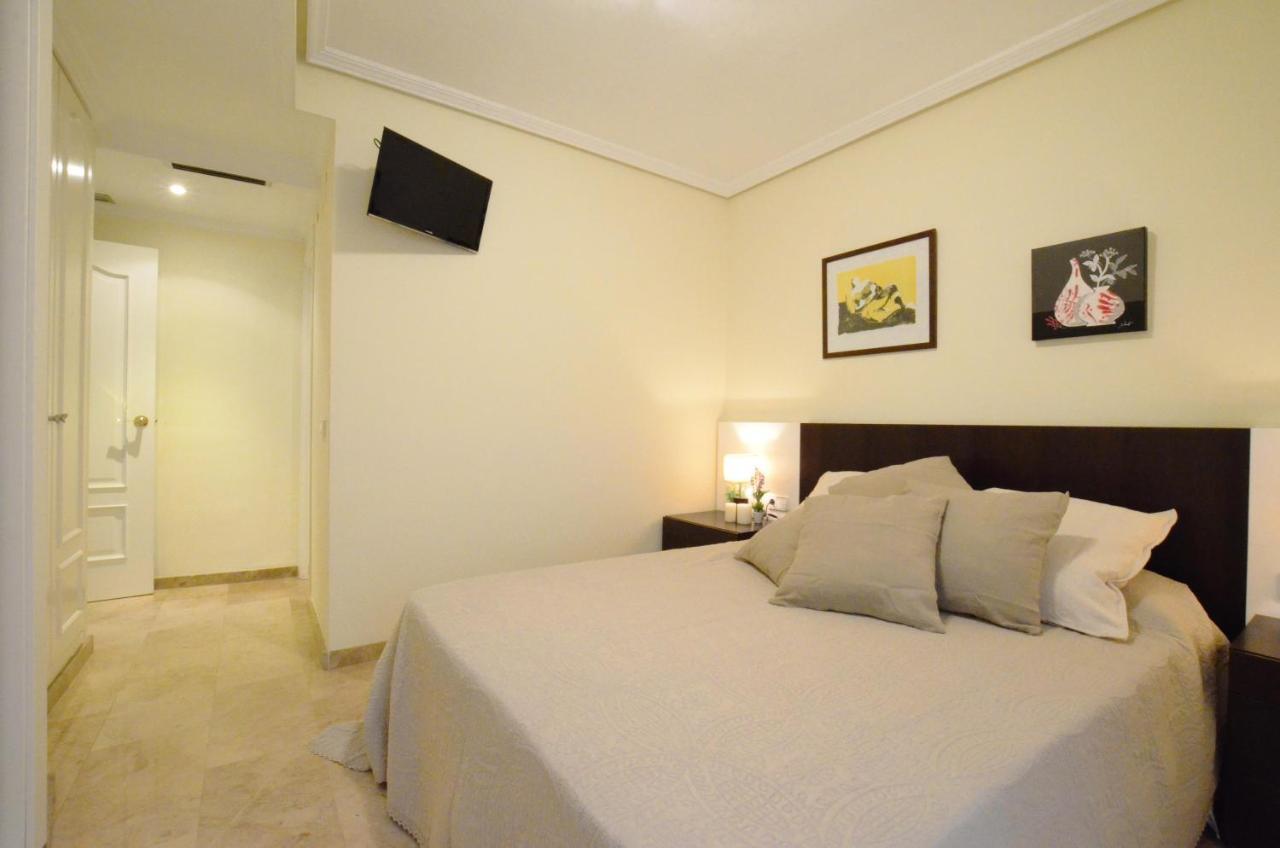 City Center Apartment Валенсия Екстериор снимка